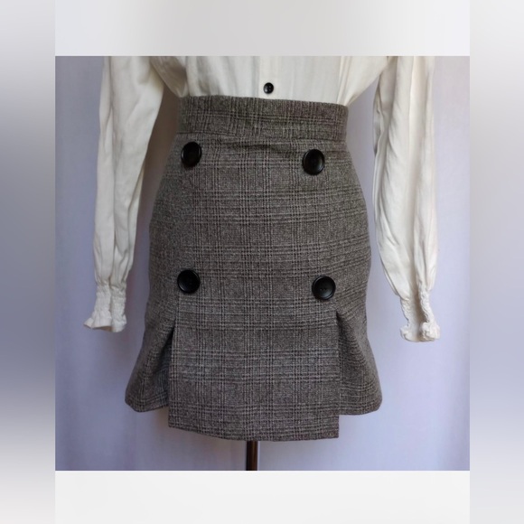Dresses & Skirts - NWOT Tweed K-fashion Miniskirt XS